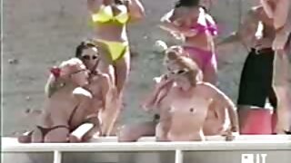 Frisky blonde tiener ...